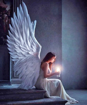 Ангел с большими крыльями