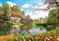 Домик у озера возле костела